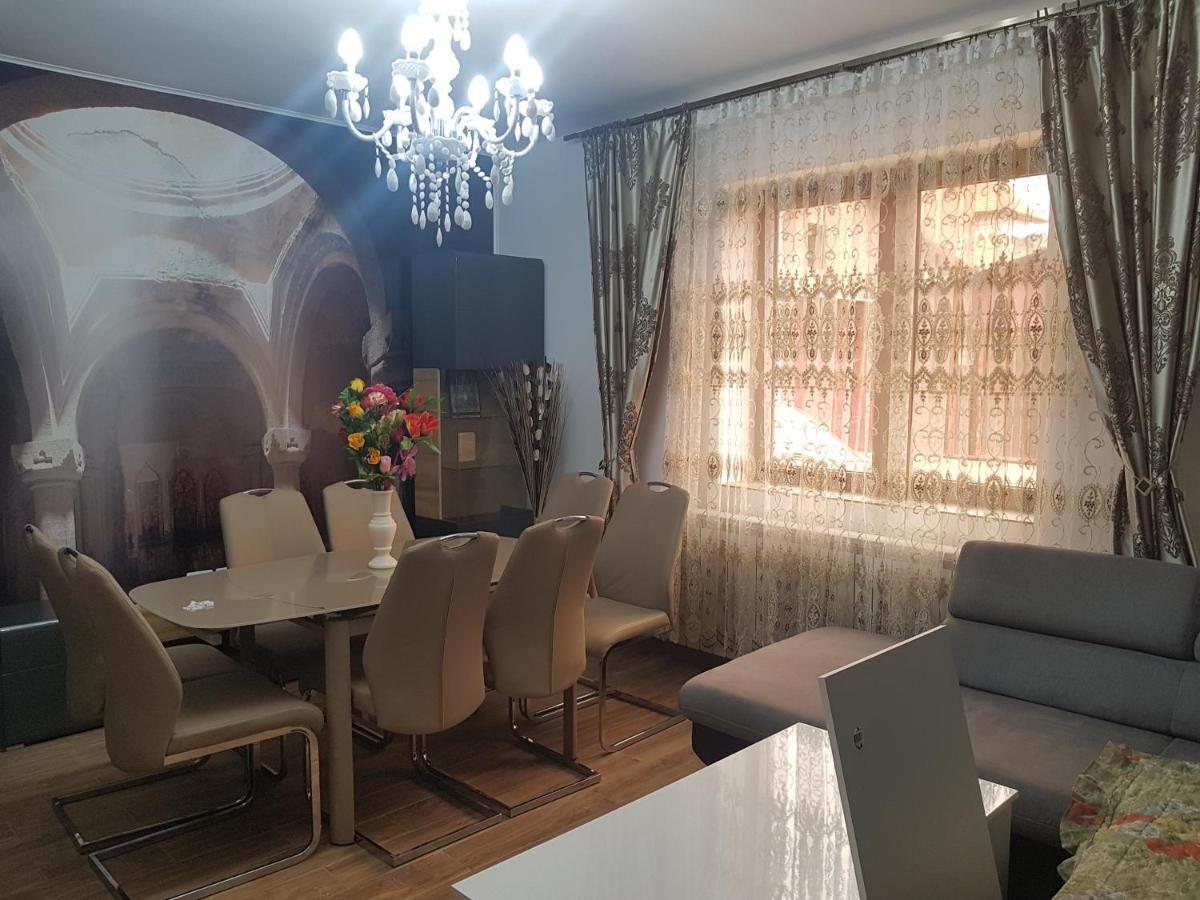 Casa Cojanu Hotel Petrosani Ngoại thất bức ảnh